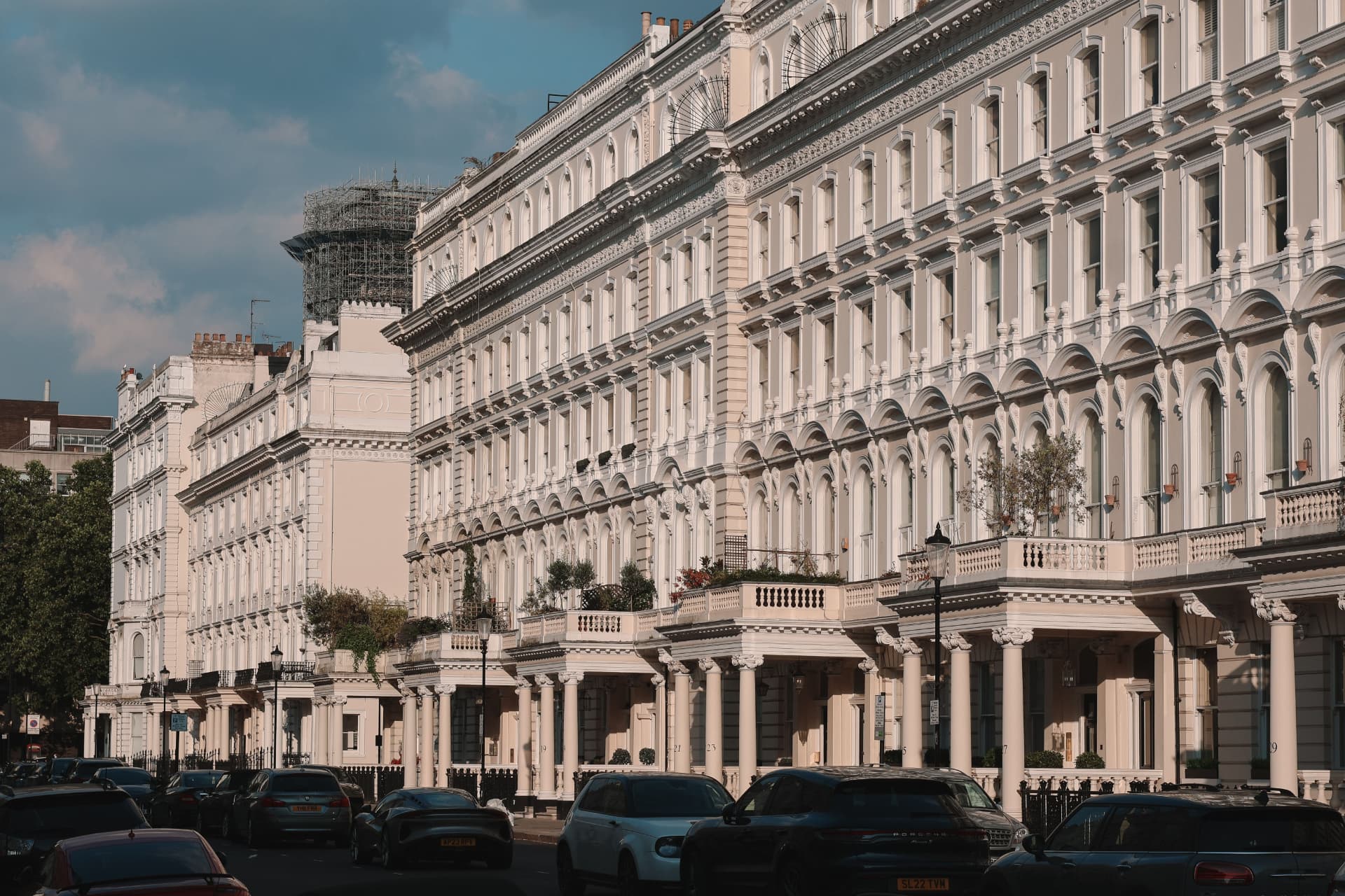 Stucco-fronted terrace in Kensington and Chelsea